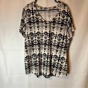 Black and White Relaxed Fit Short Sleeve Blouse